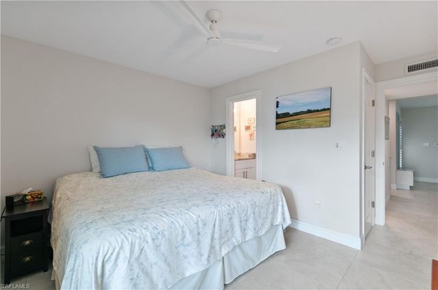 636 12th AVE S 636, Naples, FL 34102