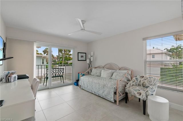 636 12th AVE S 636, Naples, FL 34102
