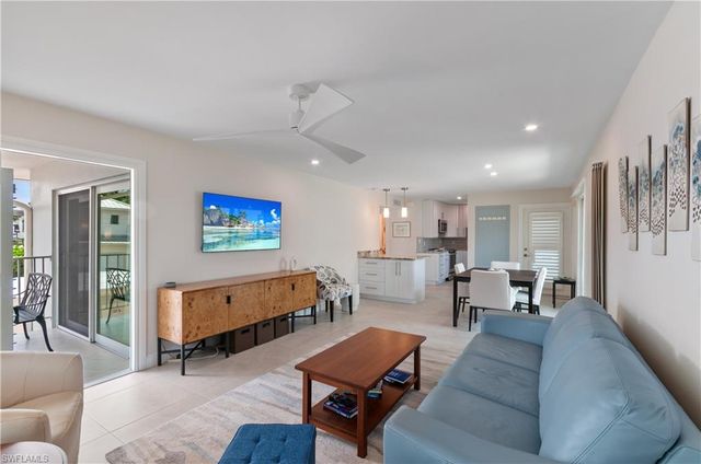 636 12th AVE S 636, Naples, FL 34102