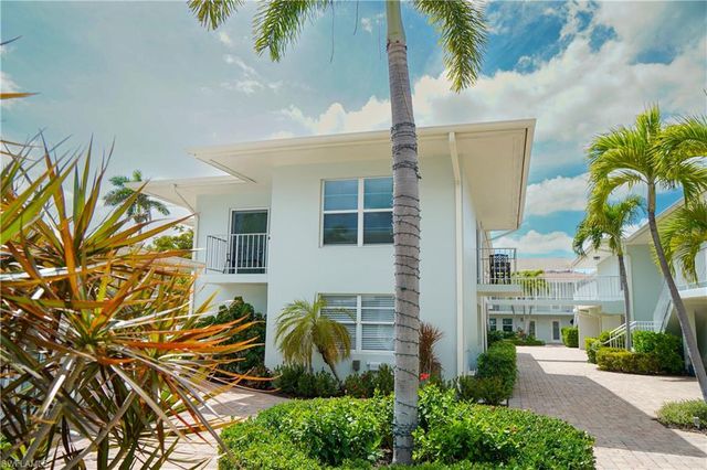 636 12th AVE S 636, Naples, FL 34102