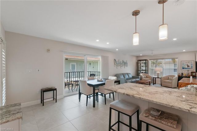 636 12th AVE S 636, Naples, FL 34102