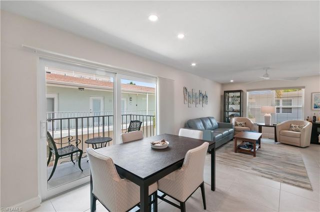 636 12th AVE S 636, Naples, FL 34102