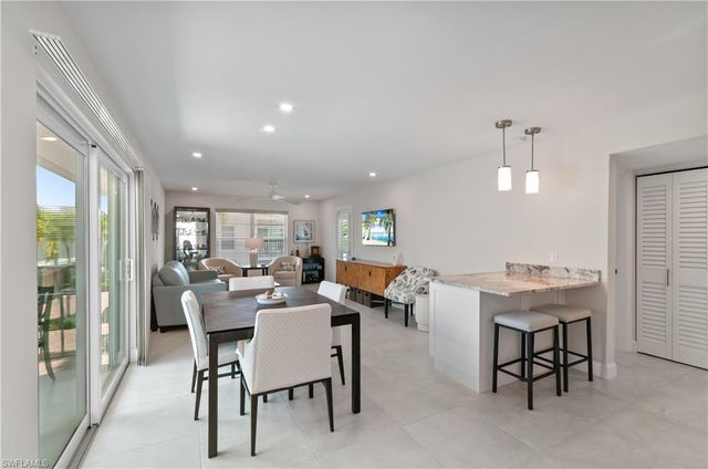 636 12th AVE S 636, Naples, FL 34102