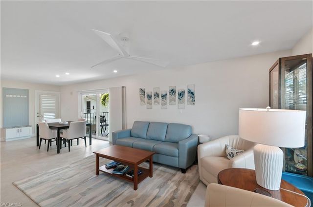 636 12th AVE S 636, Naples, FL 34102