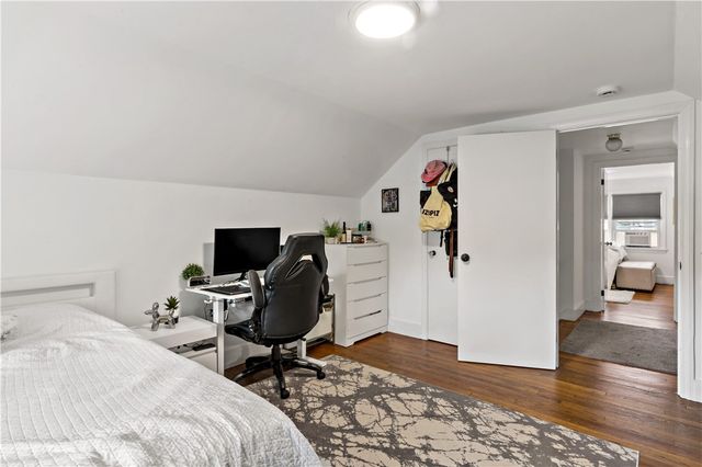 756 Metacom Avenue, Bristol, RI 02809