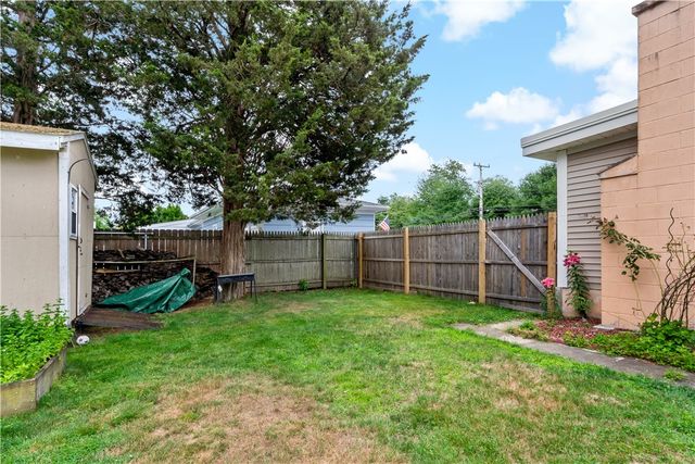 756 Metacom Avenue, Bristol, RI 02809