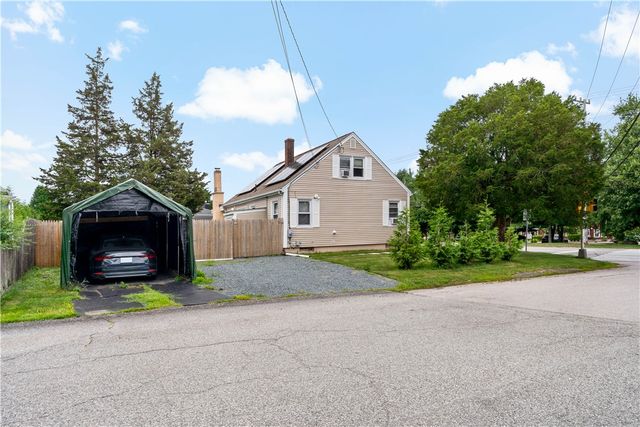 756 Metacom Avenue, Bristol, RI 02809