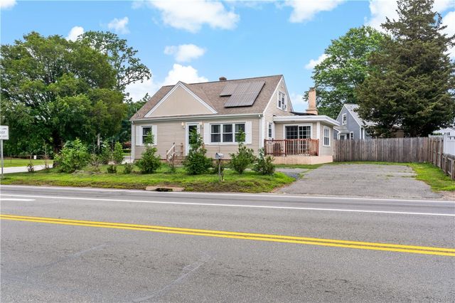 756 Metacom Avenue, Bristol, RI 02809