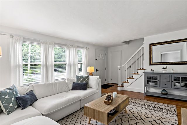 756 Metacom Avenue, Bristol, RI 02809