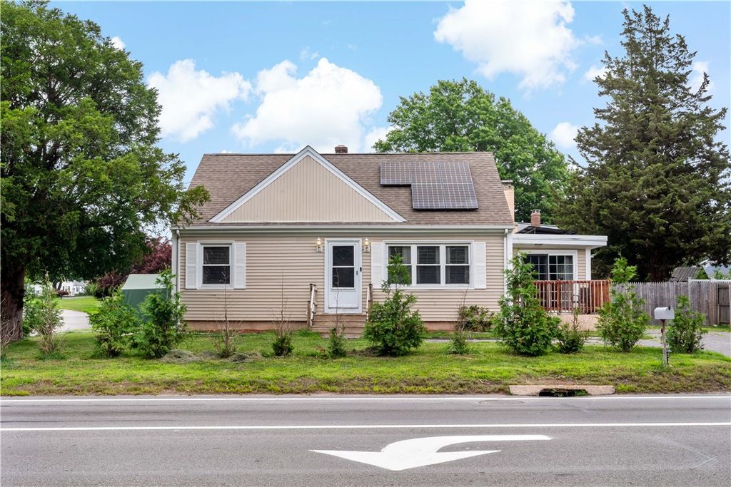 756 Metacom Avenue, Bristol, RI 02809