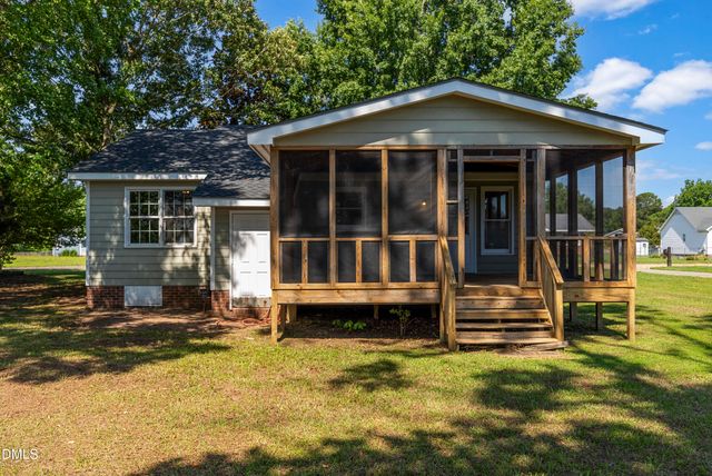 104 Sunset Drive, Dunn, NC 28334