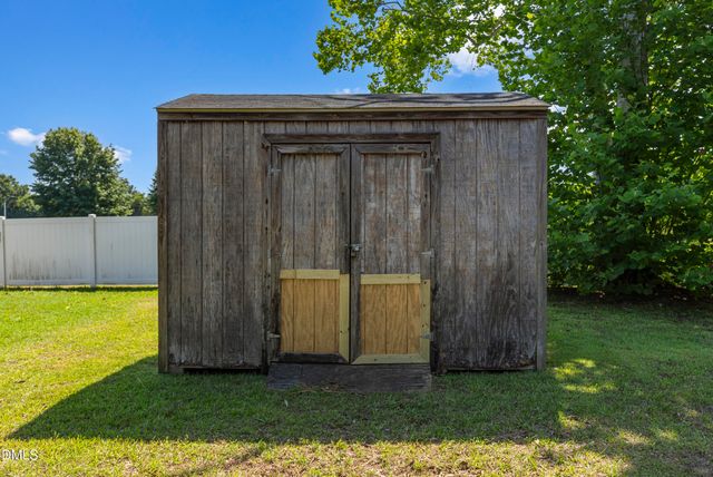 104 Sunset Drive, Dunn, NC 28334