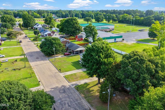104 Sunset Drive, Dunn, NC 28334