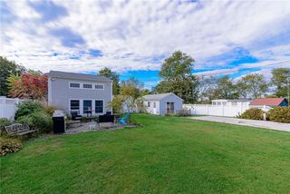 132 Highland Avenue, Portsmouth, RI 02871