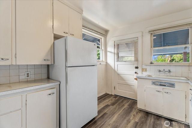 6533 5th Avenue NW, Seattle, WA 98117
