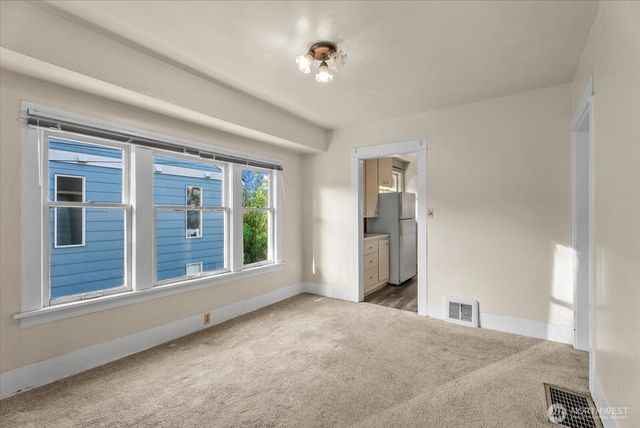 6533 5th Avenue NW, Seattle, WA 98117