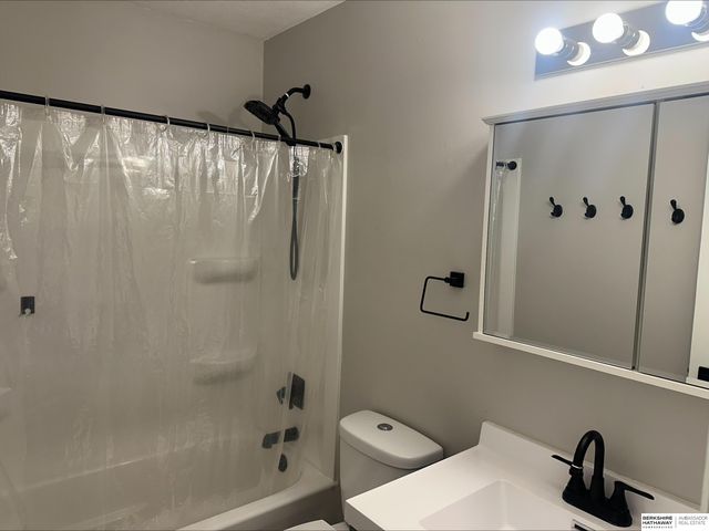 2332 NW 50th Street, Lincoln, NE 68524