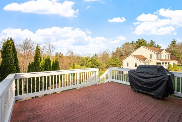 16 Windsor Rd, Shirley, MA 01464