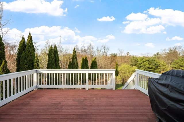 16 Windsor Rd, Shirley, MA 01464