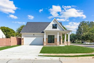 524 S Delaware Street, Irving, TX 75060