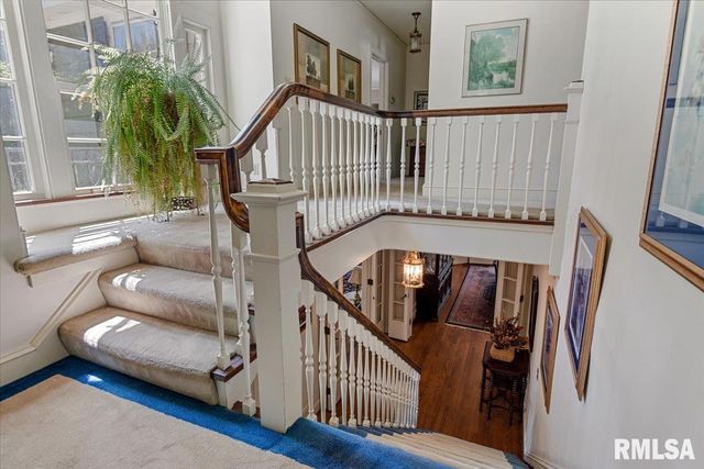 1525 S Wiggins Avenue, Springfield, IL 62704