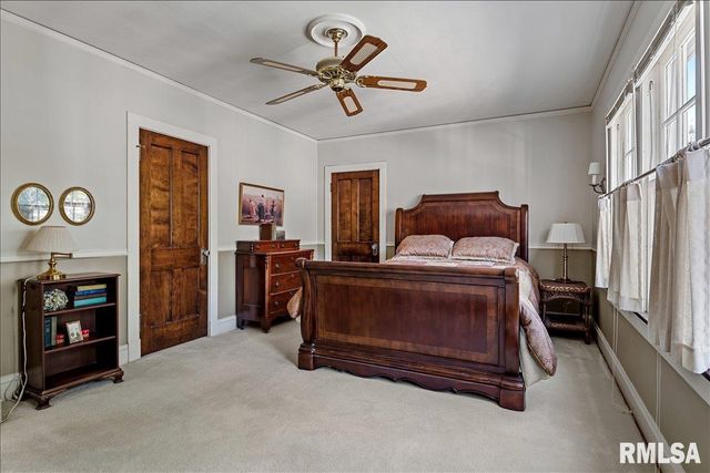 1525 S Wiggins Avenue, Springfield, IL 62704