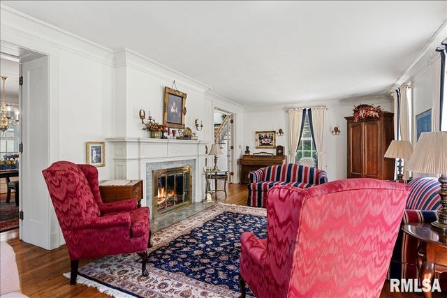 1525 S Wiggins Avenue, Springfield, IL 62704