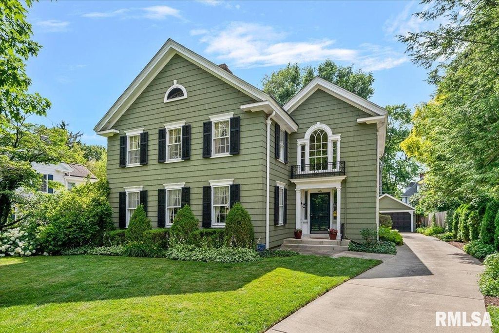 1525 S Wiggins Avenue, Springfield, IL 62704