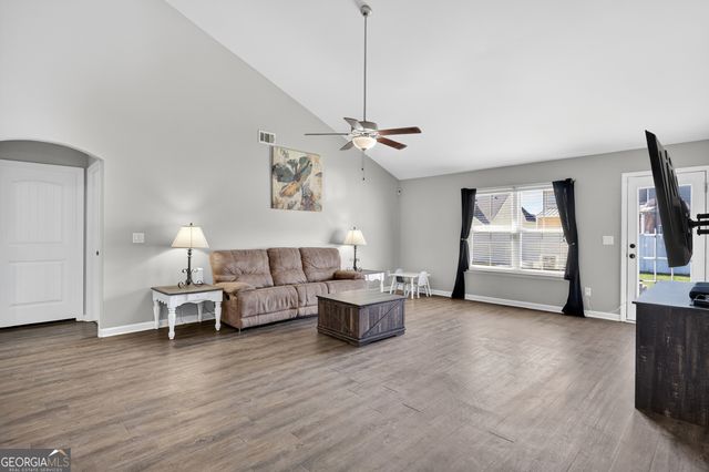 321 Daniel Trent Way, Kingsland, GA 31548