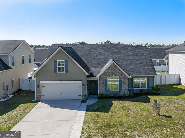 321 Daniel Trent Way, Kingsland, GA 31548