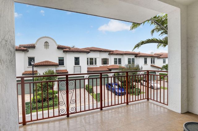 11613 SW 13th Court, Pembroke Pines, FL 33025