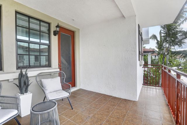 11613 SW 13th Court, Pembroke Pines, FL 33025
