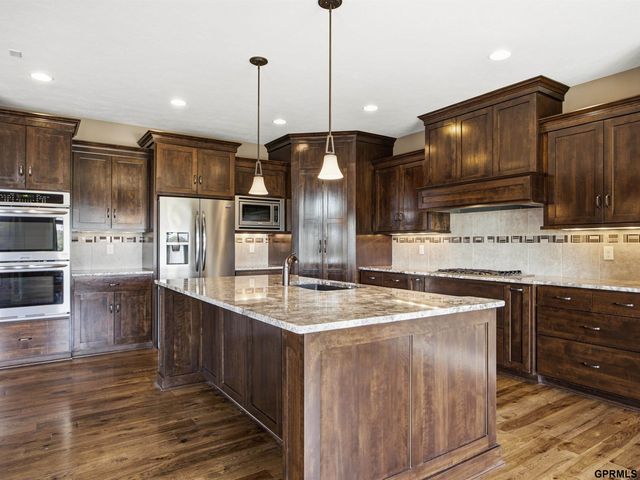 1505 S 208th Street, Elkhorn, NE 68022