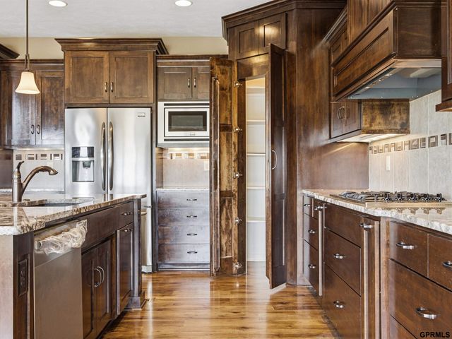 1505 S 208th Street, Elkhorn, NE 68022