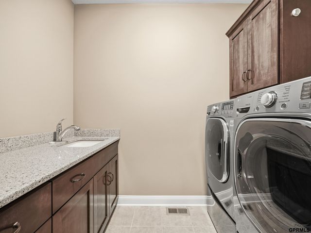 1505 S 208th Street, Elkhorn, NE 68022