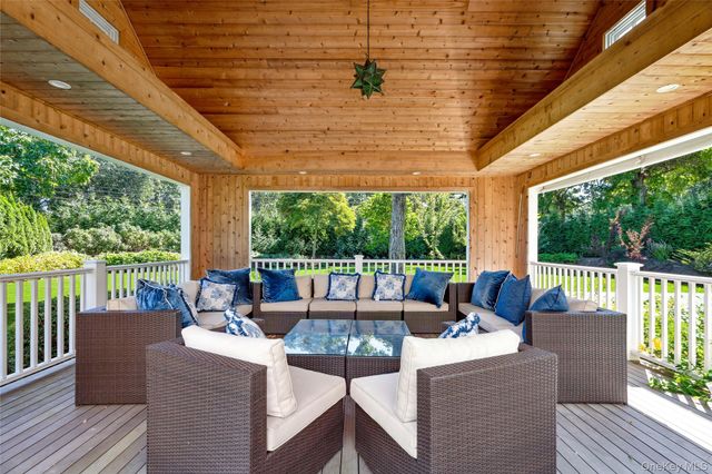 137 Montauk Highway, Quogue, NY 11959