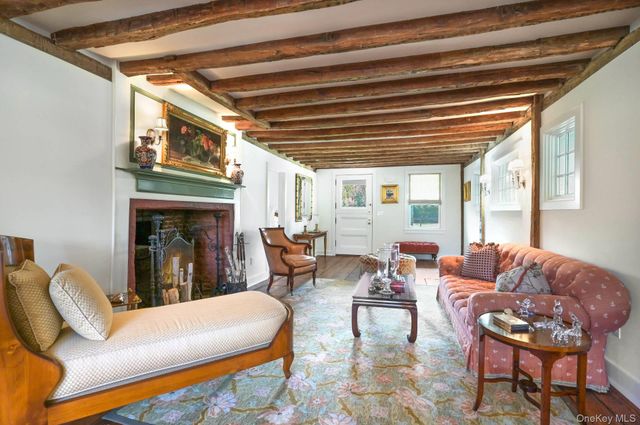 137 Montauk Highway, Quogue, NY 11959