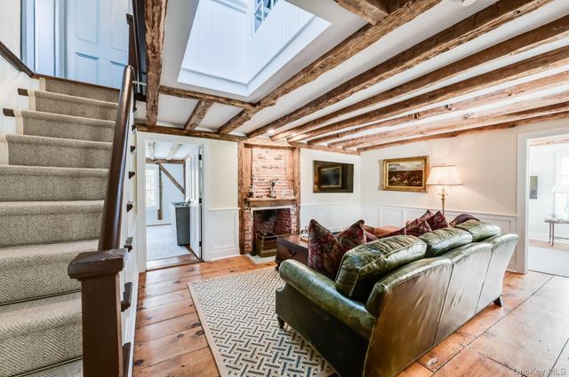 137 Montauk Highway, Quogue, NY 11959