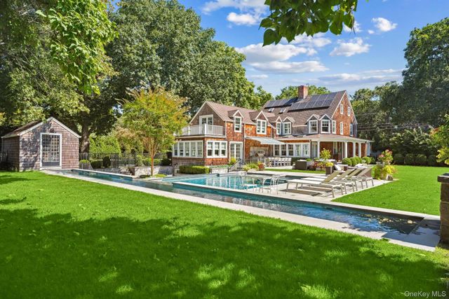 137 Montauk Highway, Quogue, NY 11959