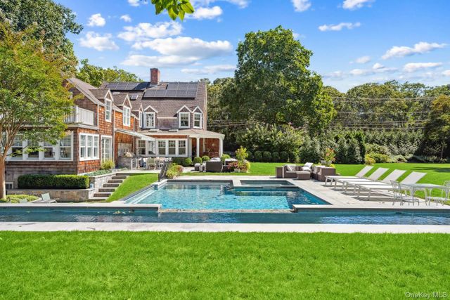 137 Montauk Highway, Quogue, NY 11959