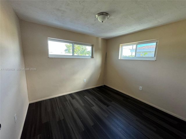 7930 NW 21st Ct, Sunrise, FL 33322