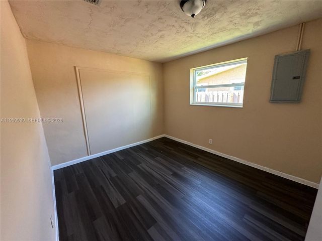 7930 NW 21st Ct, Sunrise, FL 33322