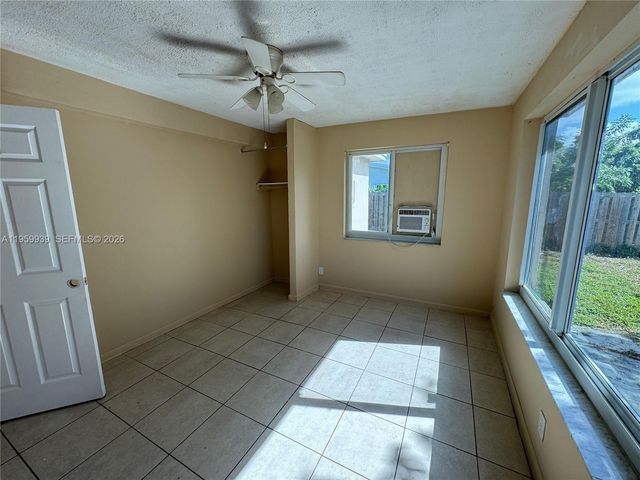7930 NW 21st Ct, Sunrise, FL 33322