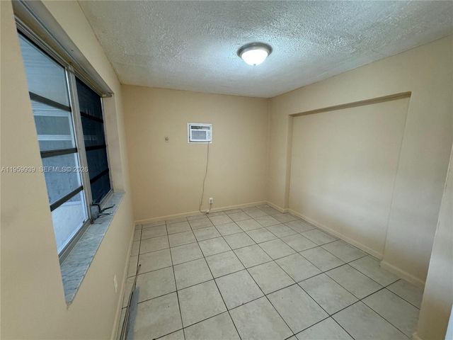 7930 NW 21st Ct, Sunrise, FL 33322