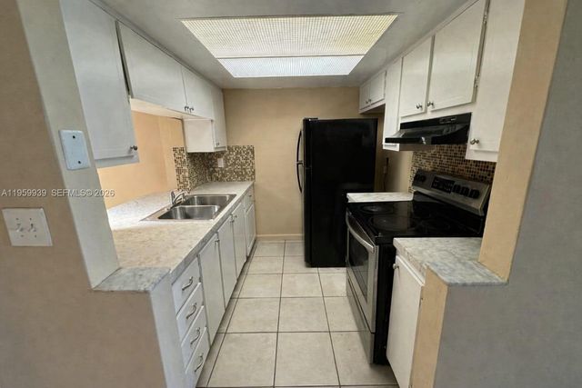 7930 NW 21st Ct, Sunrise, FL 33322