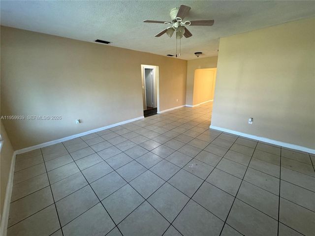 7930 NW 21st Ct, Sunrise, FL 33322