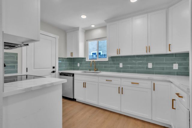 4941 Alcott Dr, Sacramento, CA 95820