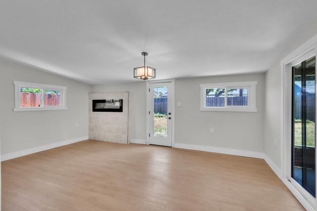 4941 Alcott Dr, Sacramento, CA 95820