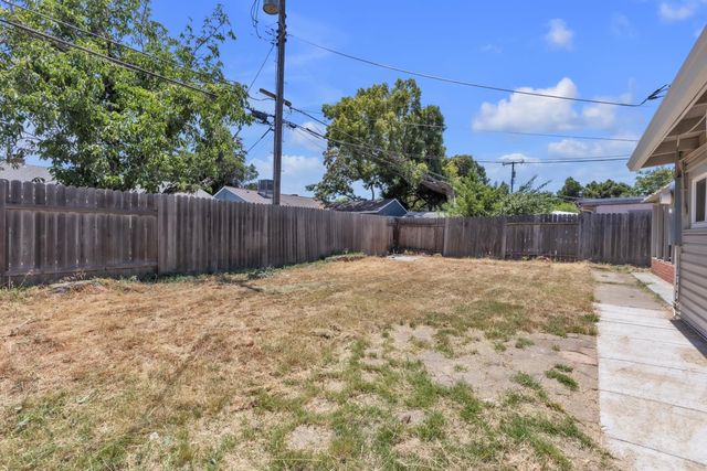 4941 Alcott Dr, Sacramento, CA 95820
