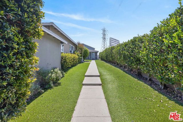 2510 Carnegie Lane, Redondo Beach, CA 90278